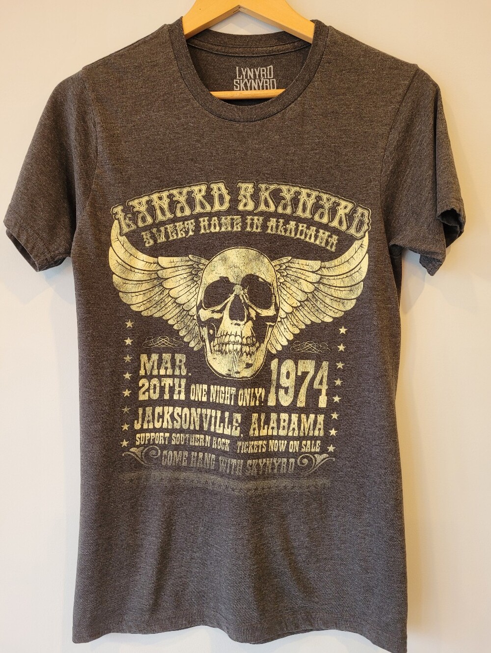 Lynyrd Skynyrd 1974 Sweet Home Alabama Graphic Tee S/P Men's / Unisex